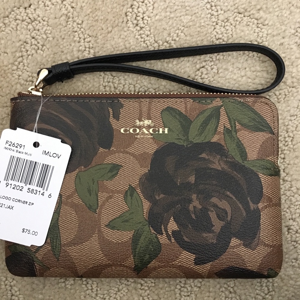 HOT SALE COACH Wristlet NEW with TAG